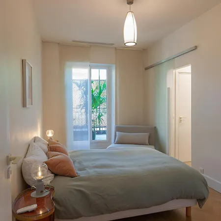 Designer Luxury On Place Garibaldi Lejlighed